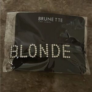 Brunette the Label Blonde hair pin